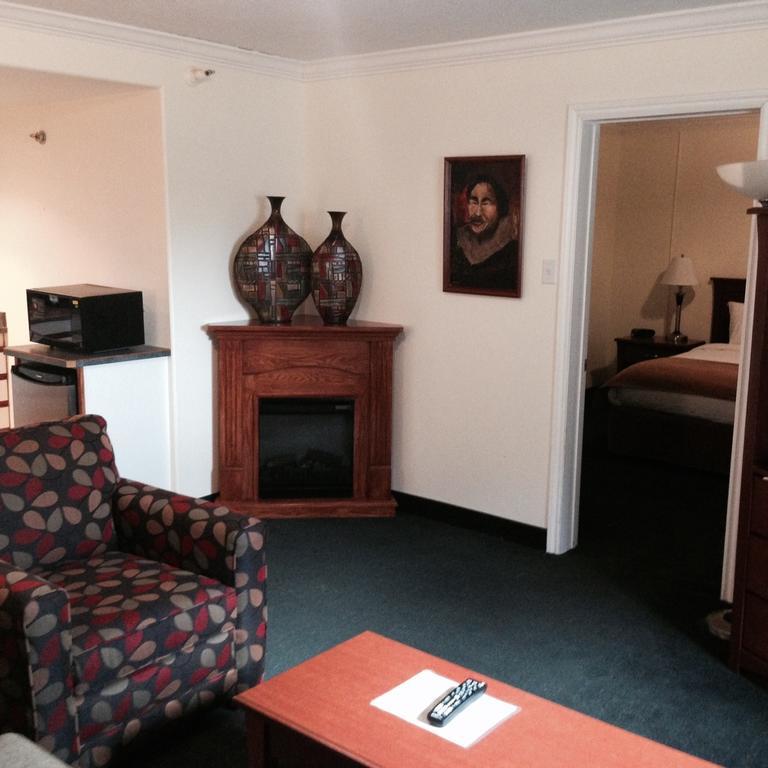 Ptarmigan Inn Hay River Rum bild