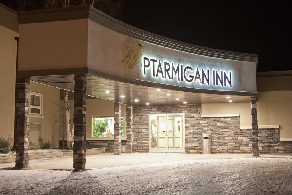 Ptarmigan Inn Hay River Exteriör bild